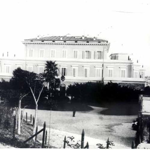 Le Strade che Partono da Via Panisperna: Itinerari della Fisica Romana del Novecento